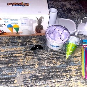 Hawaiian Shaved Ice Kid-Friendly Snow Cone Machine Package with Accessories!!